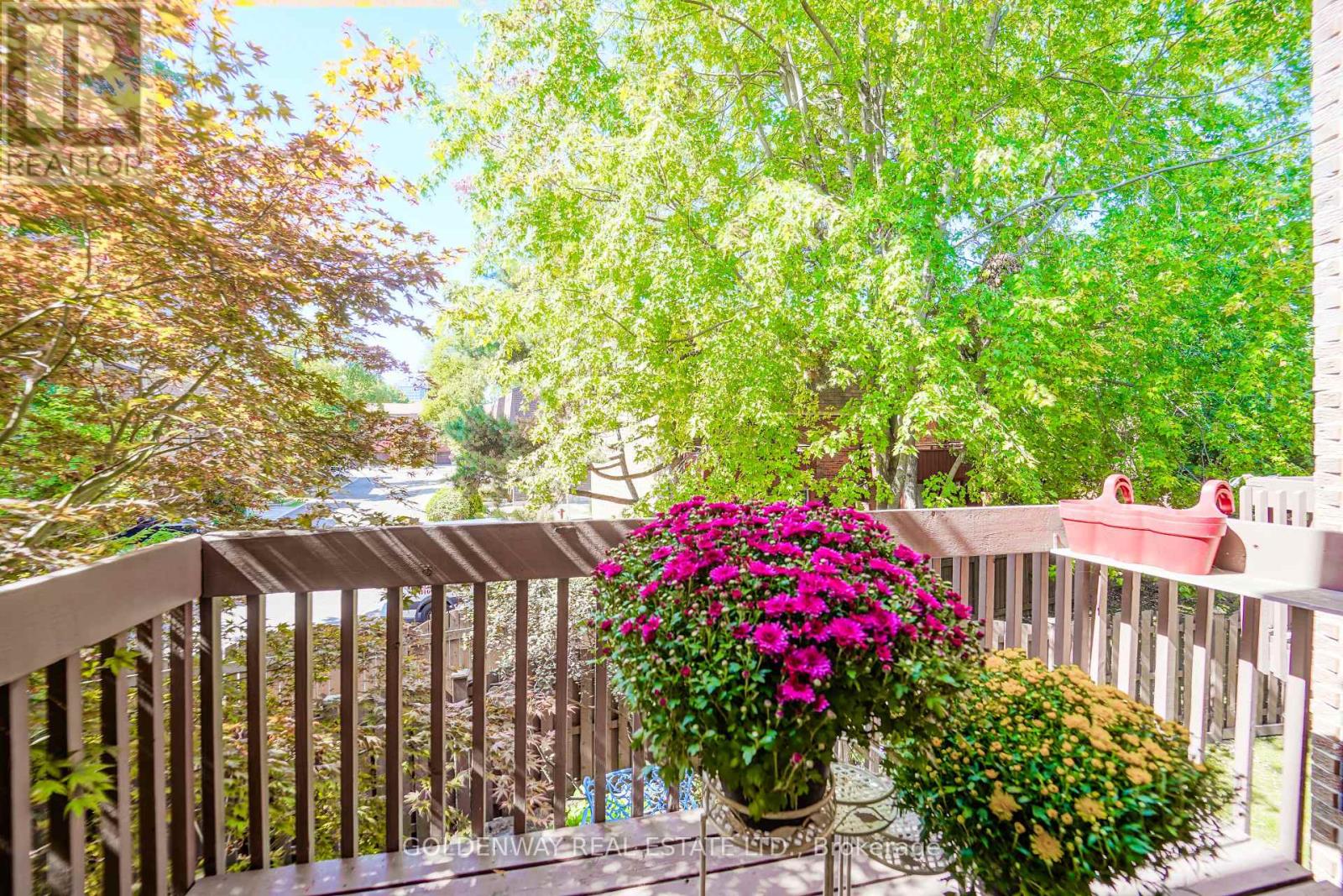 65 Wagon Trailway, Toronto, Ontario  M2J 4V4 - Photo 6 - C12942234