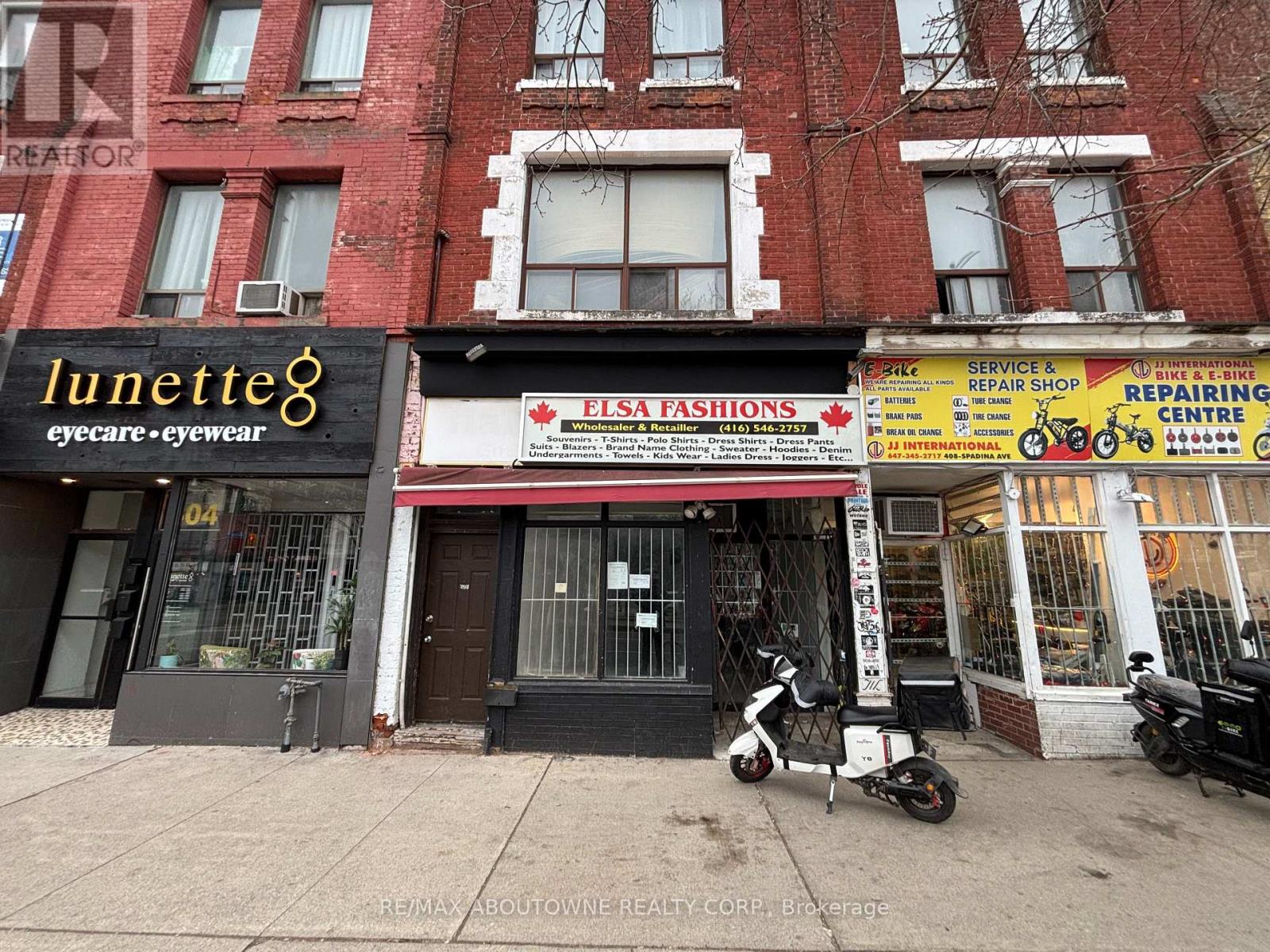 406 Spadina Avenue, Toronto, Ontario  M5T 2G7 - Photo 3 - C12942236