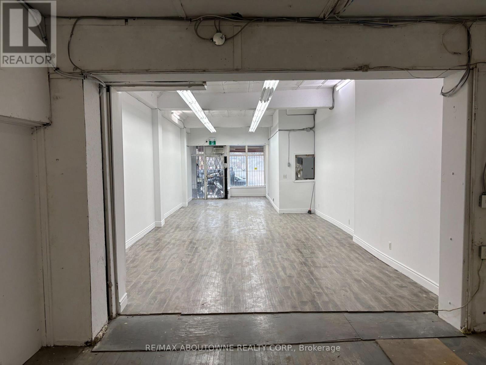 406 Spadina Avenue, Toronto, Ontario  M5T 2G7 - Photo 4 - C12942236