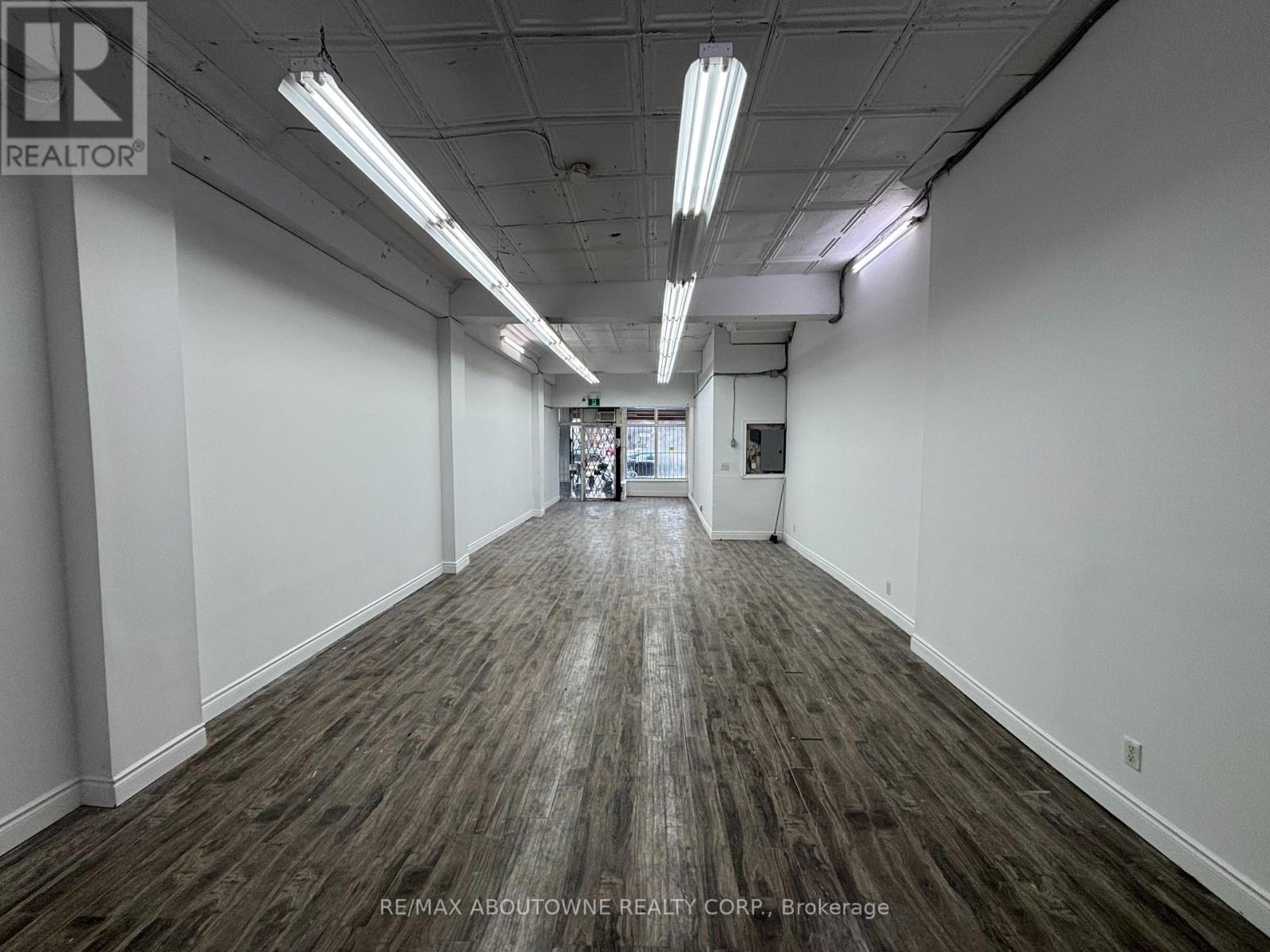 406 Spadina Avenue, Toronto, Ontario  M5T 2G7 - Photo 6 - C12942236