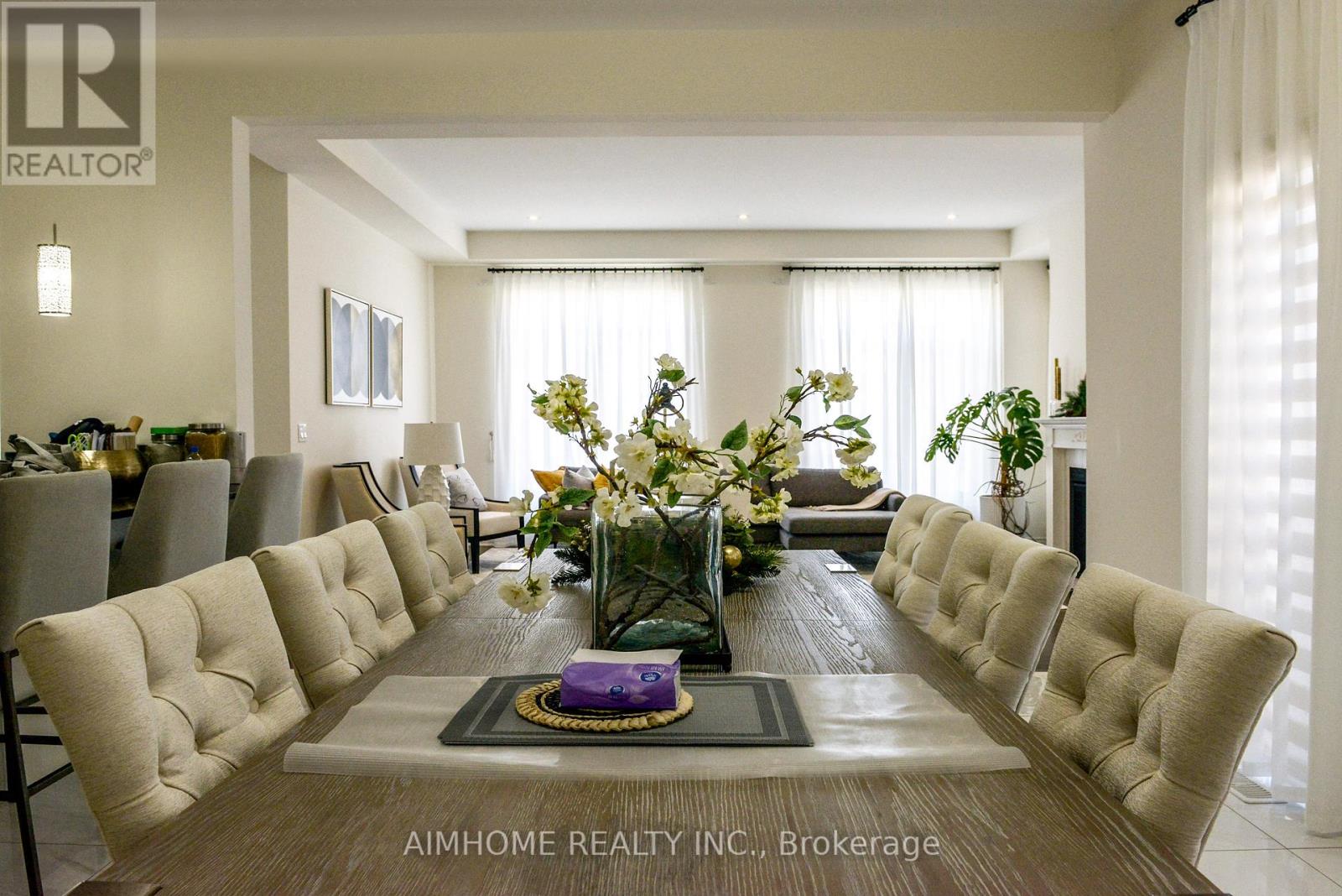 14 Dr Pearson Court, East Gwillimbury, Ontario L9N 0L6 - Photo 5 - N12942156