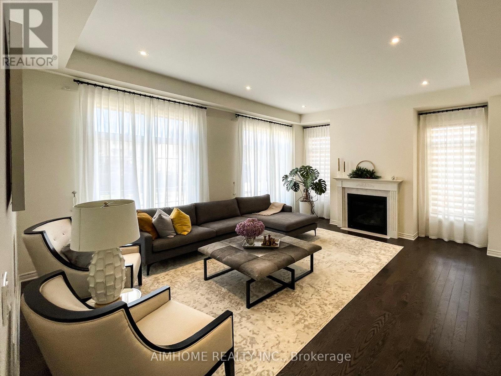 14 Dr Pearson Court, East Gwillimbury, Ontario L9N 0L6 - Photo 7 - N12942156