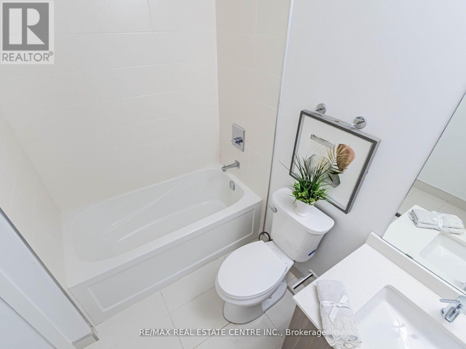 B314 - 5240 Dundas Street, Burlington, Ontario  L7L 0J6 - Photo 18 - W12942216