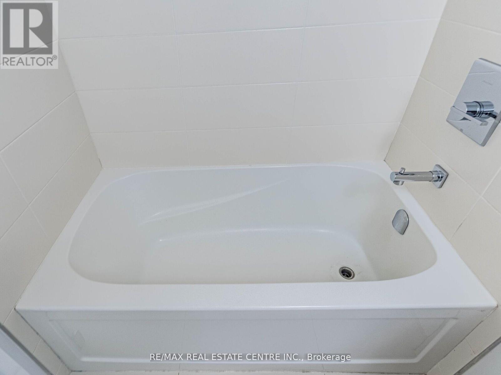 B314 - 5240 Dundas Street, Burlington, Ontario  L7L 0J6 - Photo 20 - W12942216