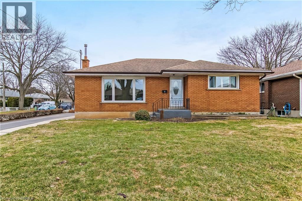 8 Waddington Street, Brantford, Ontario  N3R 2R1 - Photo 2 - 40786974