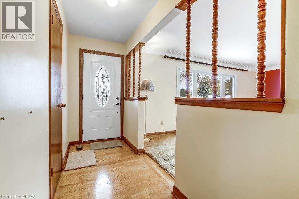 8 Waddington Street, Brantford, Ontario  N3R 2R1 - Photo 8 - 40786974