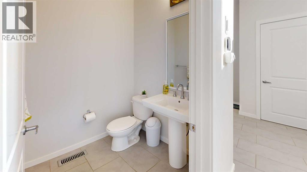 27 Mist Mountain Rise, Okotoks, Alberta  T1S 5P6 - Photo 12 - A2290063