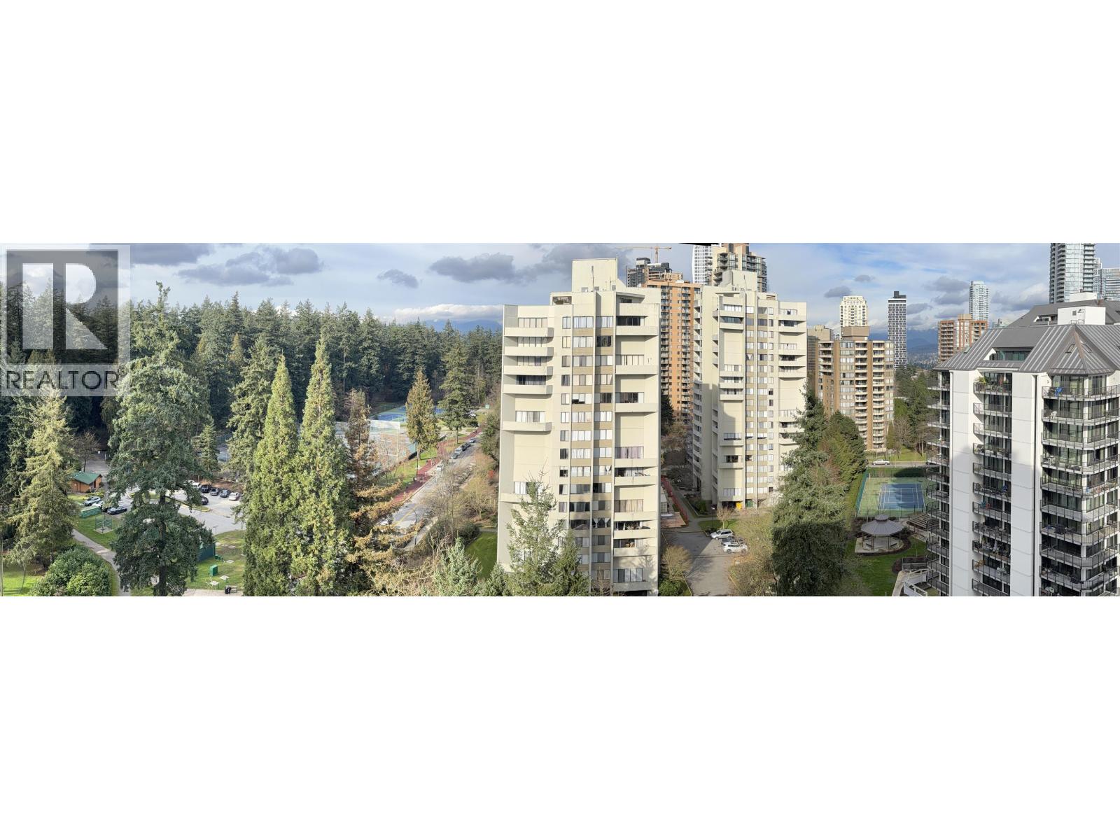 1502 4134 MAYWOOD STREET, Burnaby, British Columbia