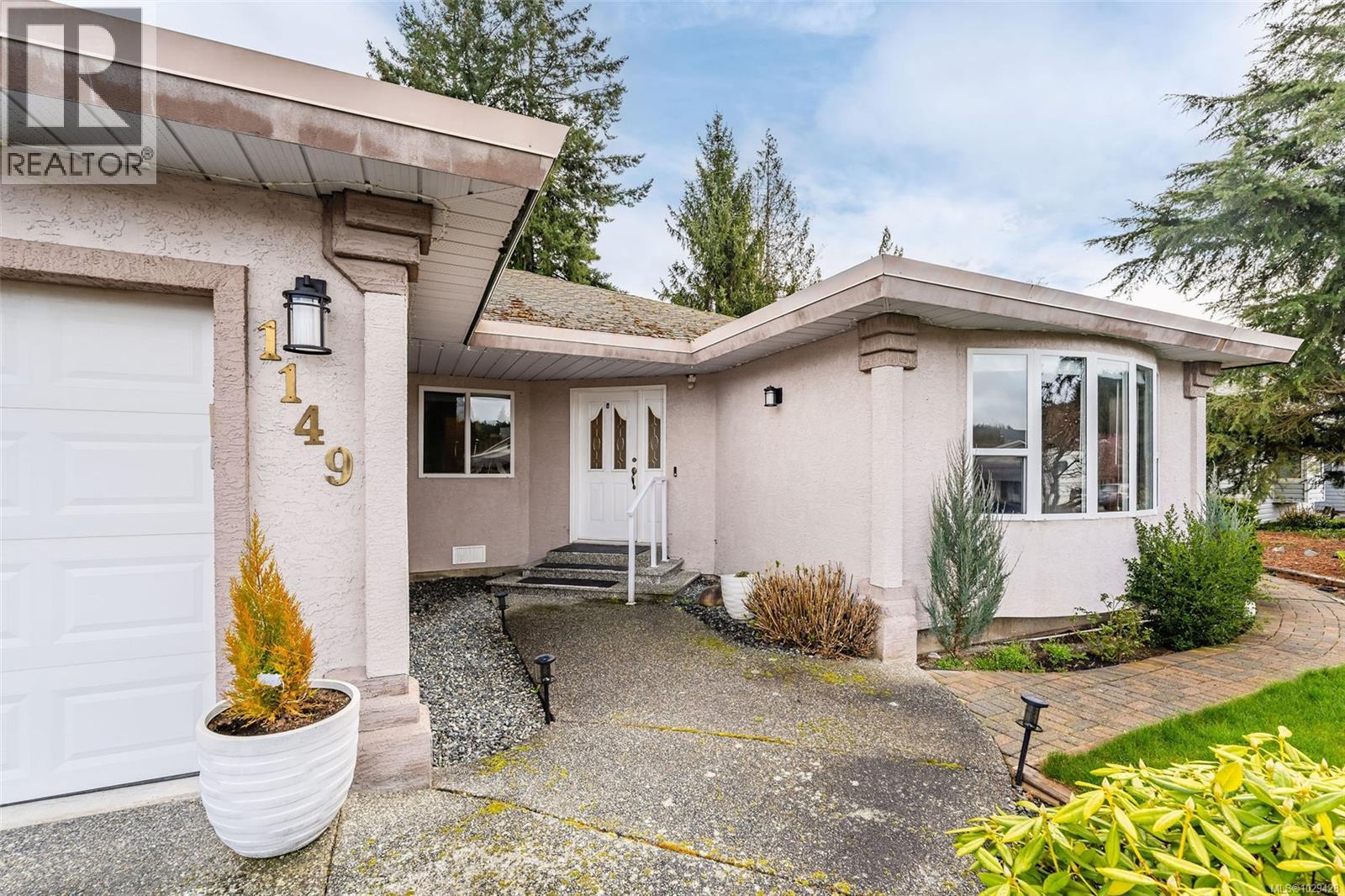 1149 Walkem Rd, Ladysmith, British Columbia  V9G 1P7 - Photo 1 - 1029428