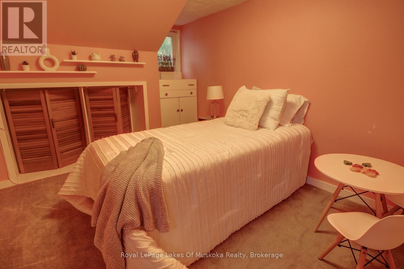 16 Rogers Road, Huntsville, Ontario  P1H 1T1 - Photo 22 - X12942296