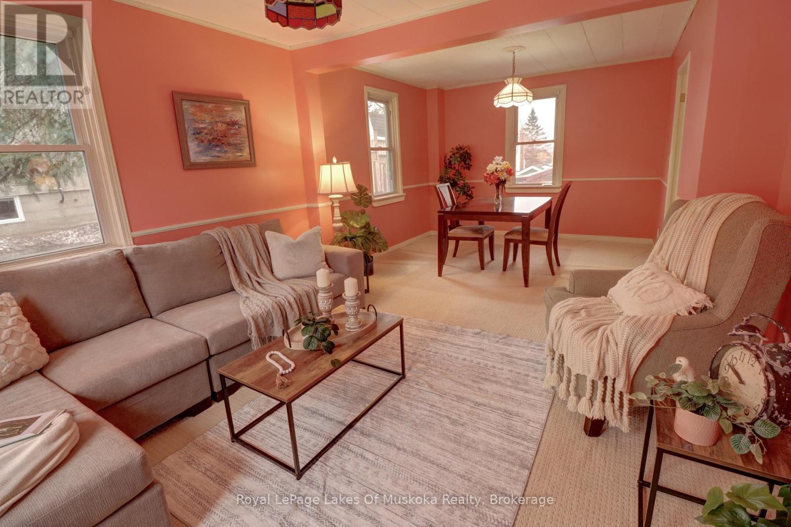 16 Rogers Road, Huntsville, Ontario  P1H 1T1 - Photo 4 - X12942296