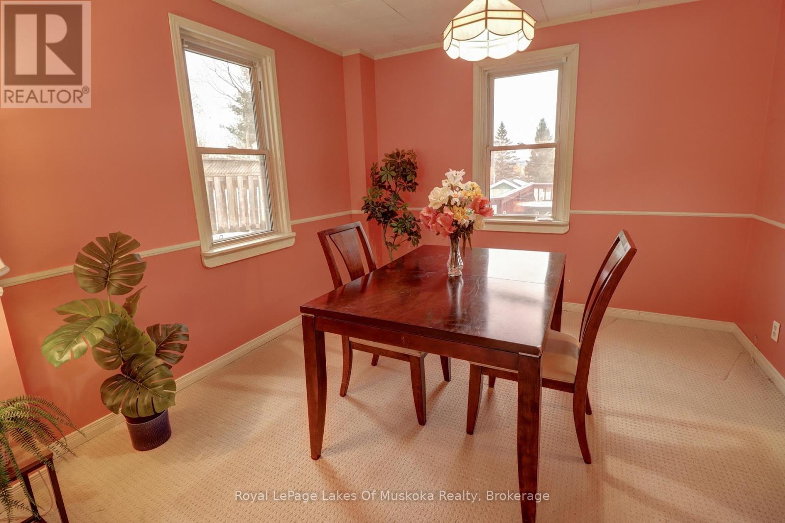 16 Rogers Road, Huntsville, Ontario  P1H 1T1 - Photo 5 - X12942296