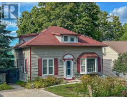 16 ROGERS ROAD, Huntsville, Ontario