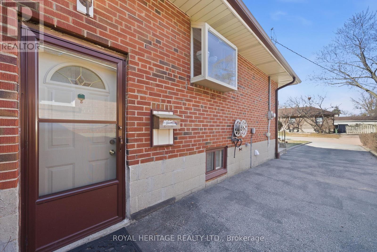 33 Willowhurst Crescent, Toronto, Ontario  M1R 3R7 - Photo 3 - E12942270