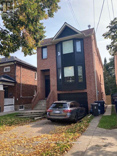 213 FAIRLAWN AVENUE, Toronto, Ontario