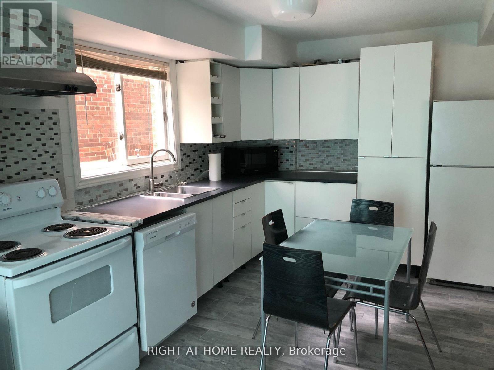 213 Fairlawn Avenue, Toronto, Ontario M5M 1S9 - Photo 23 - C12942304