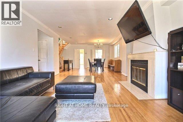 213 Fairlawn Avenue, Toronto, Ontario M5M 1S9 - Photo 3 - C12942304