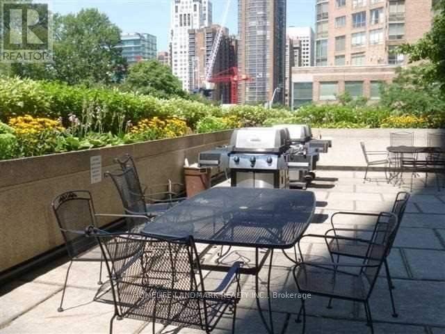 3303 - 1001 Bay Street, Toronto, Ontario M5S 3A6 - Photo 5 - C12942320