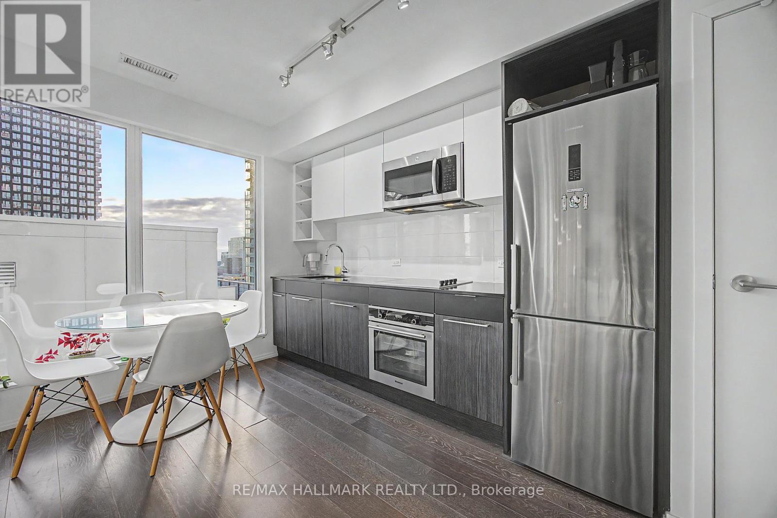 1701 - 68 SHUTER STREET, Toronto, Ontario