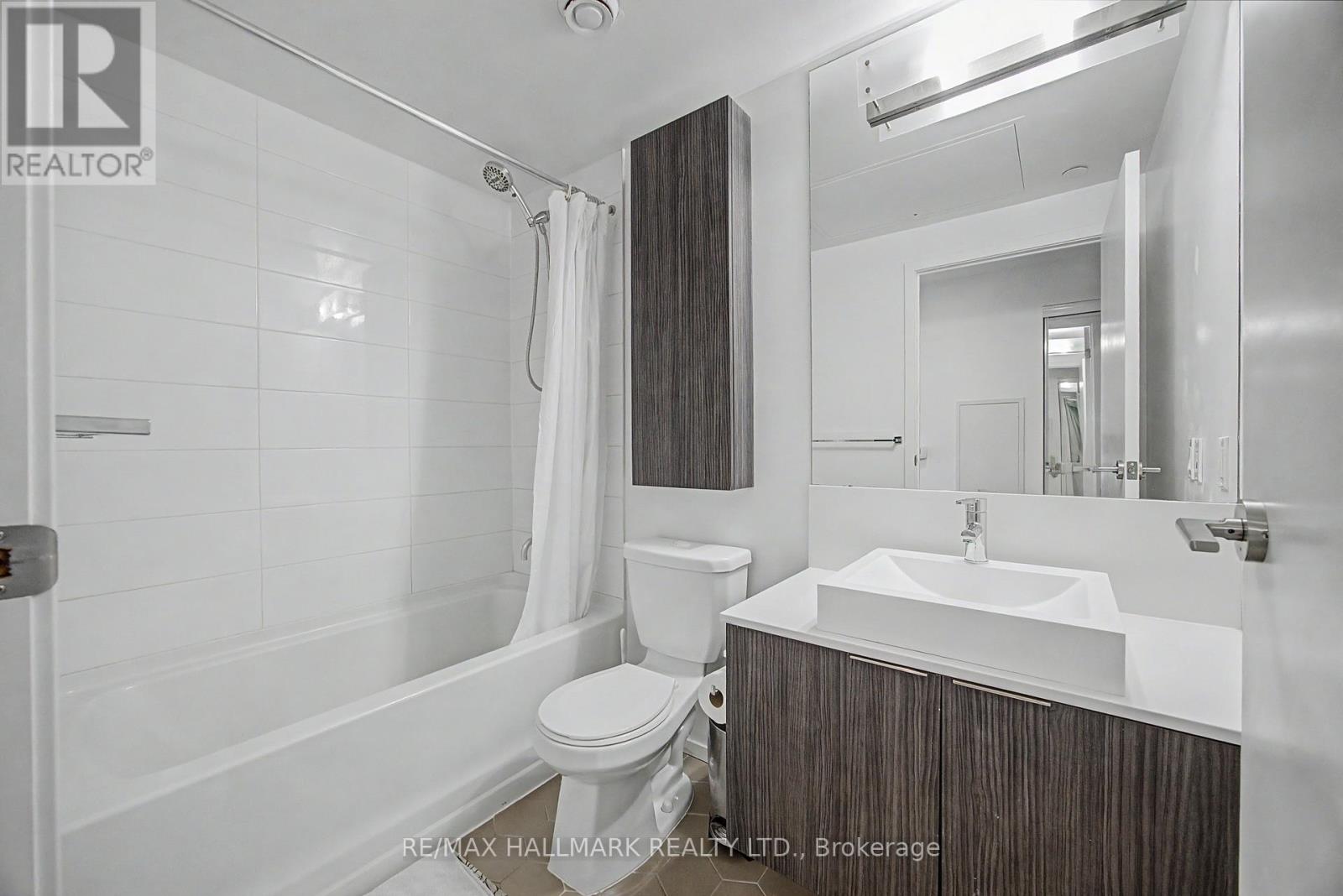 1701 - 68 Shuter Street, Toronto, Ontario  M5B 1B4 - Photo 11 - C12942330