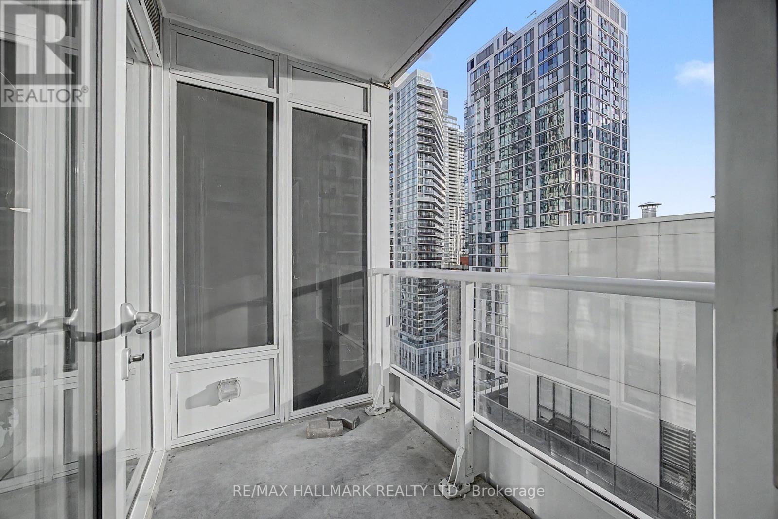 1701 - 68 Shuter Street, Toronto, Ontario  M5B 1B4 - Photo 12 - C12942330