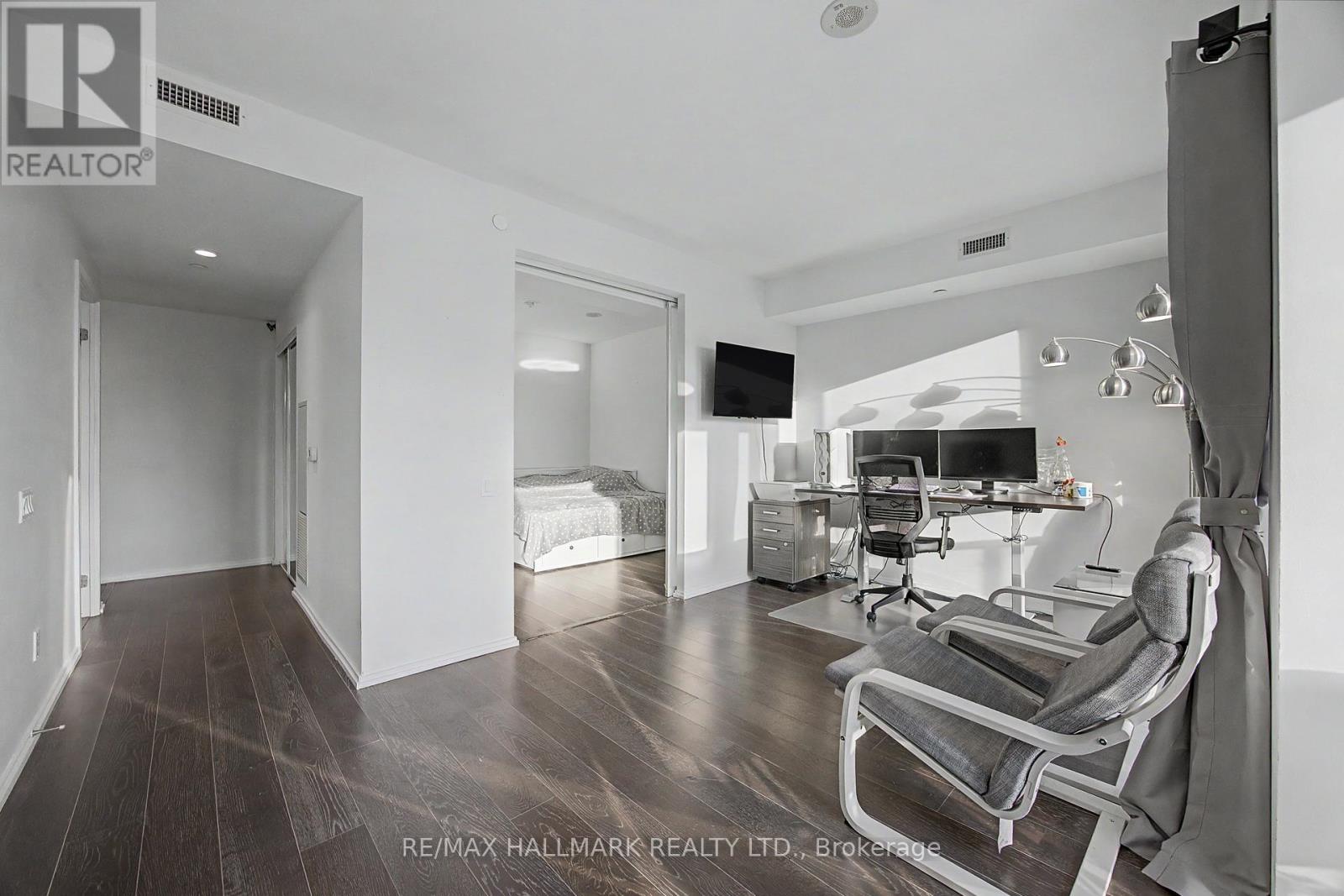 1701 - 68 Shuter Street, Toronto, Ontario  M5B 1B4 - Photo 6 - C12942330