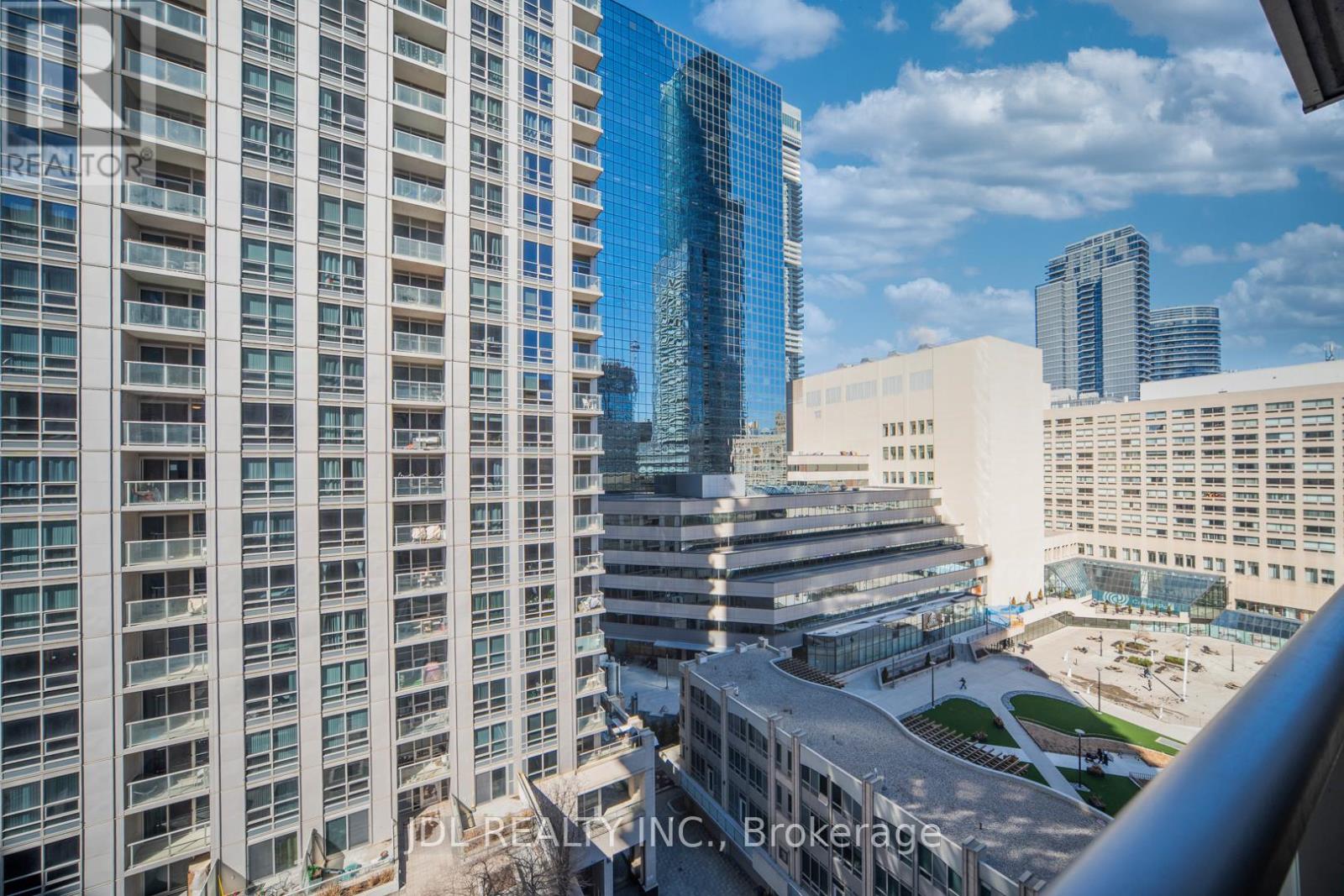 1001 - 761 Bay Street, Toronto, Ontario M5G 2R2 - Photo 18 - C12942344