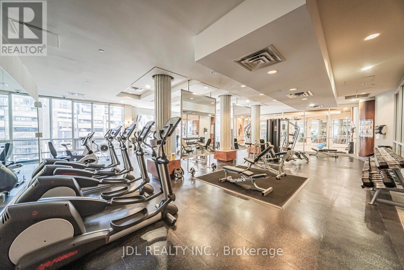 1001 - 761 Bay Street, Toronto, Ontario M5G 2R2 - Photo 21 - C12942344