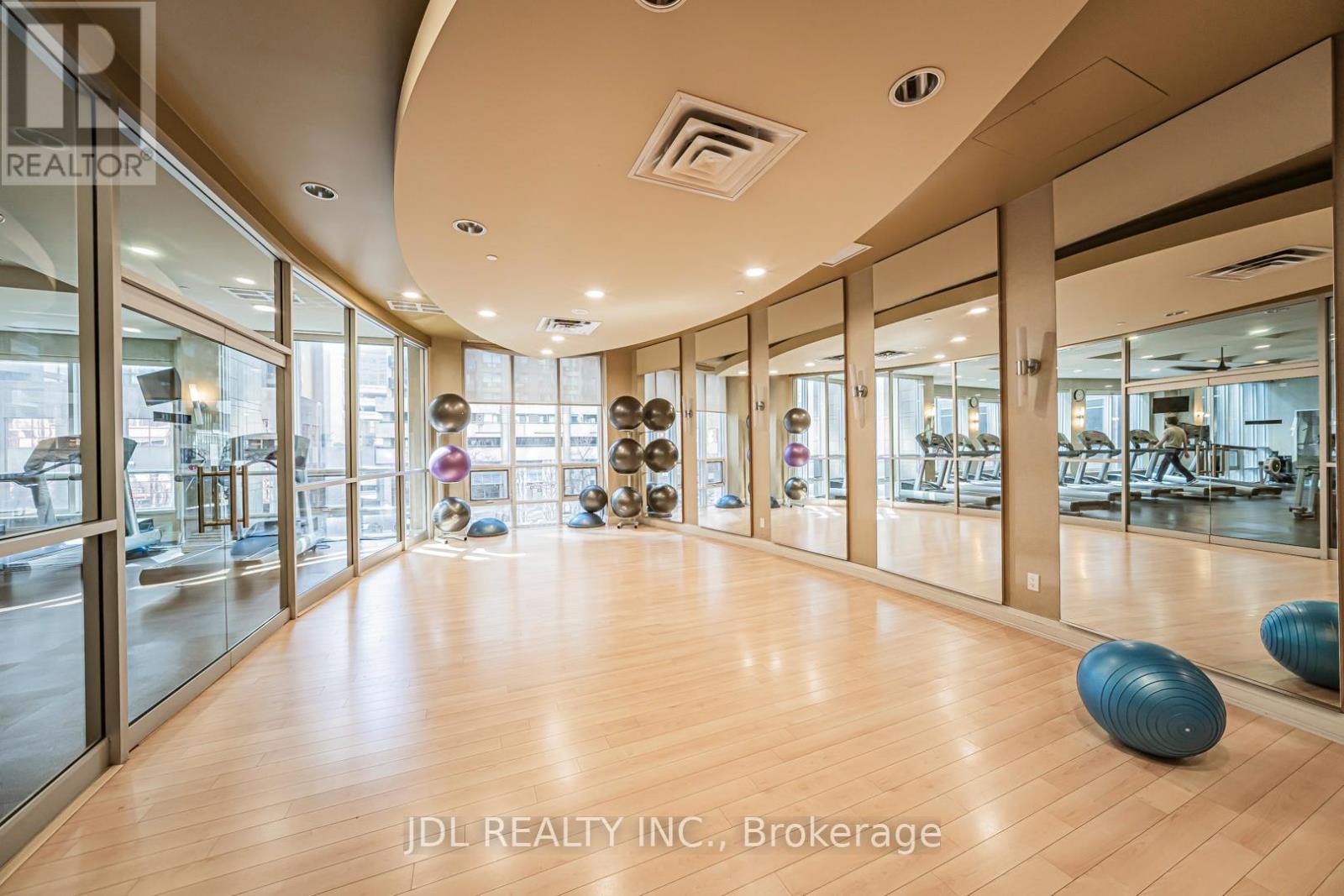 1001 - 761 Bay Street, Toronto, Ontario M5G 2R2 - Photo 22 - C12942344