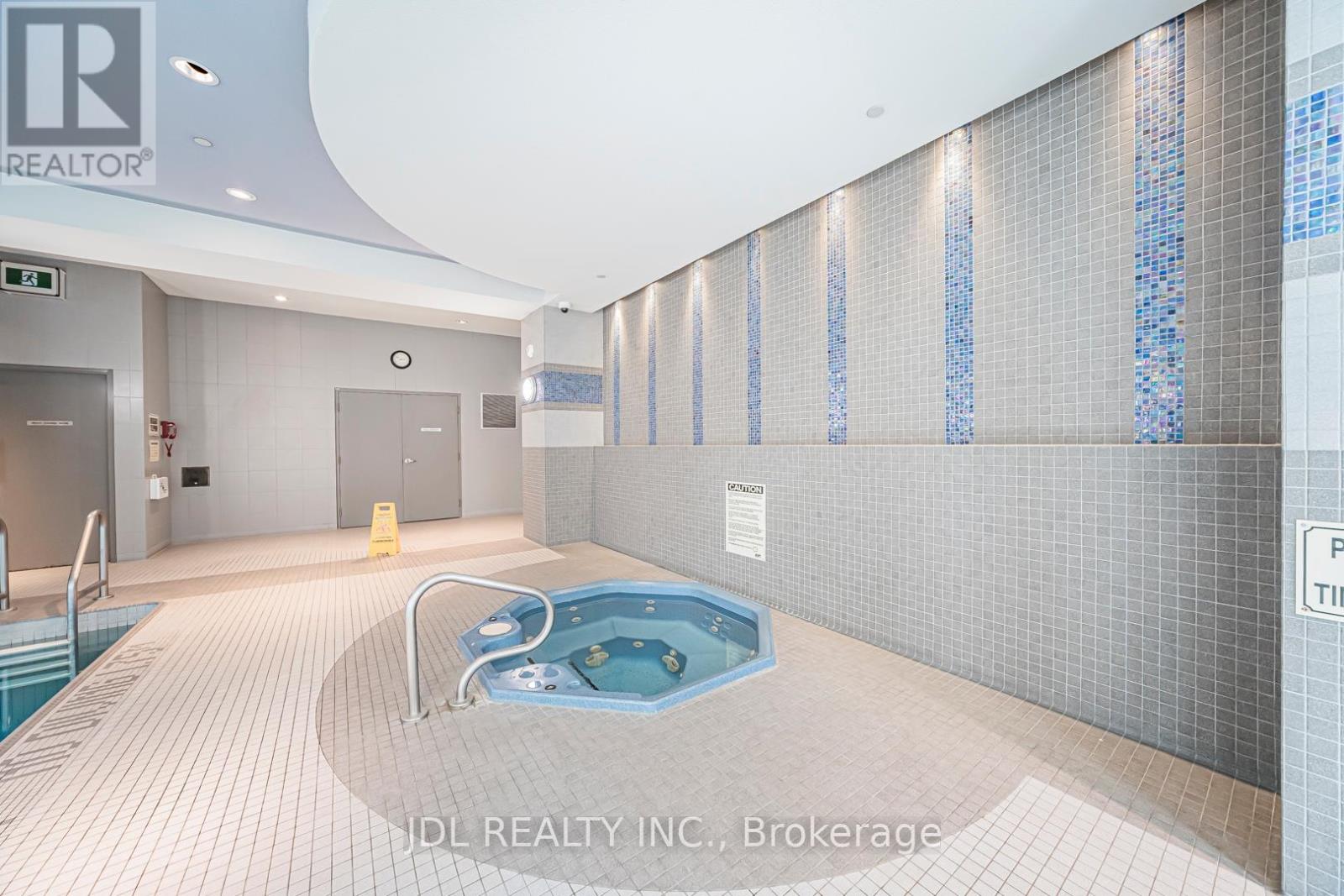 1001 - 761 Bay Street, Toronto, Ontario M5G 2R2 - Photo 25 - C12942344