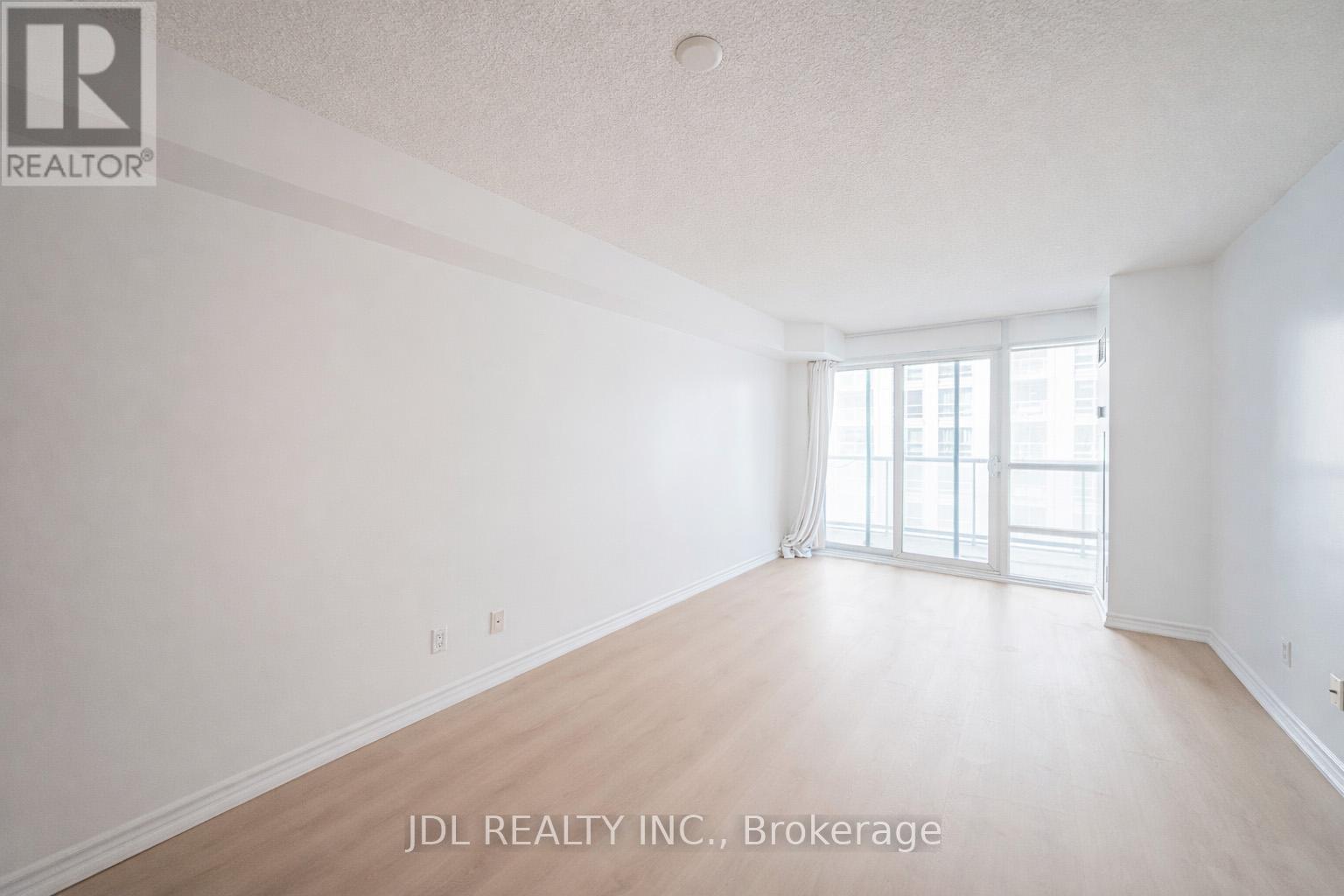 1001 - 761 Bay Street, Toronto, Ontario M5G 2R2 - Photo 7 - C12942344