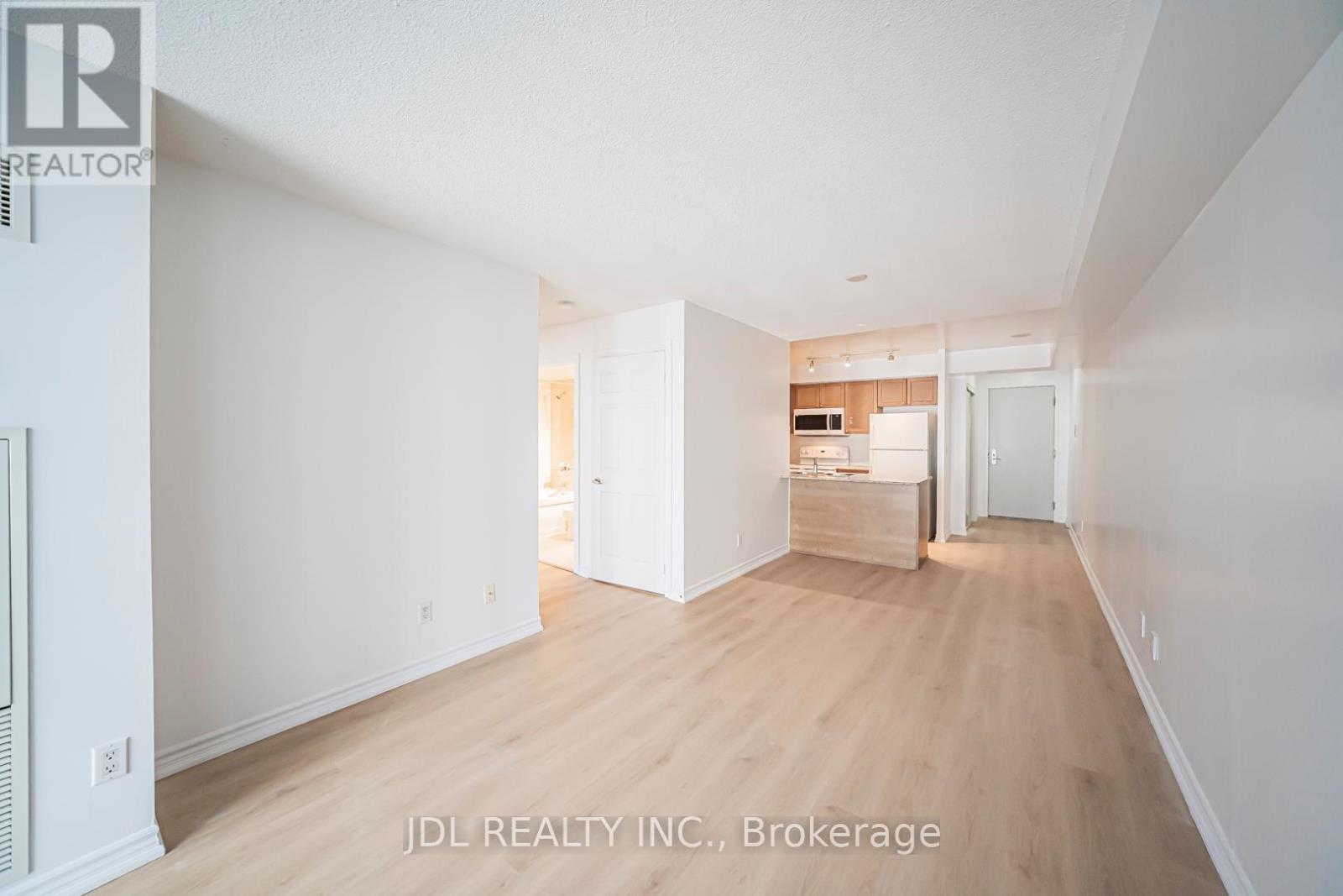 1001 - 761 Bay Street, Toronto, Ontario M5G 2R2 - Photo 9 - C12942344