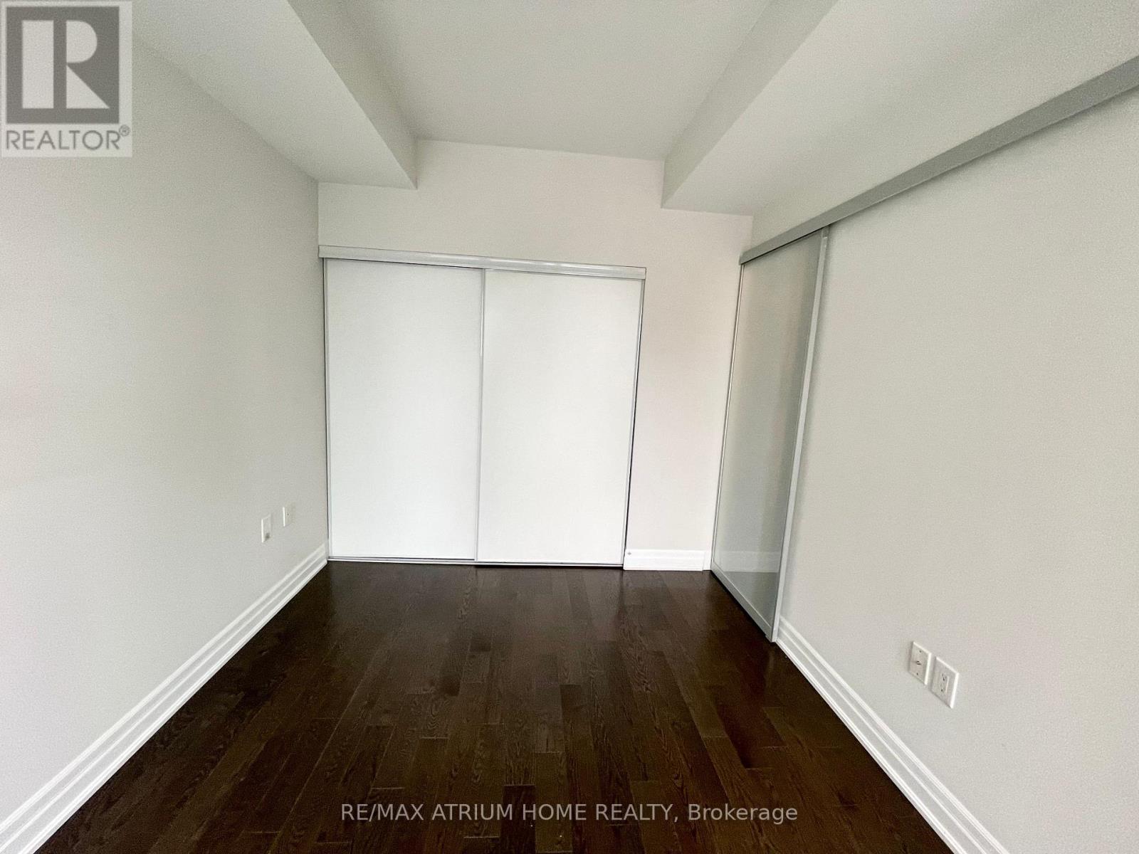 1809 - 8 The Esplanade, Toronto, Ontario M5E 0A6 - Photo 10 - C12942346