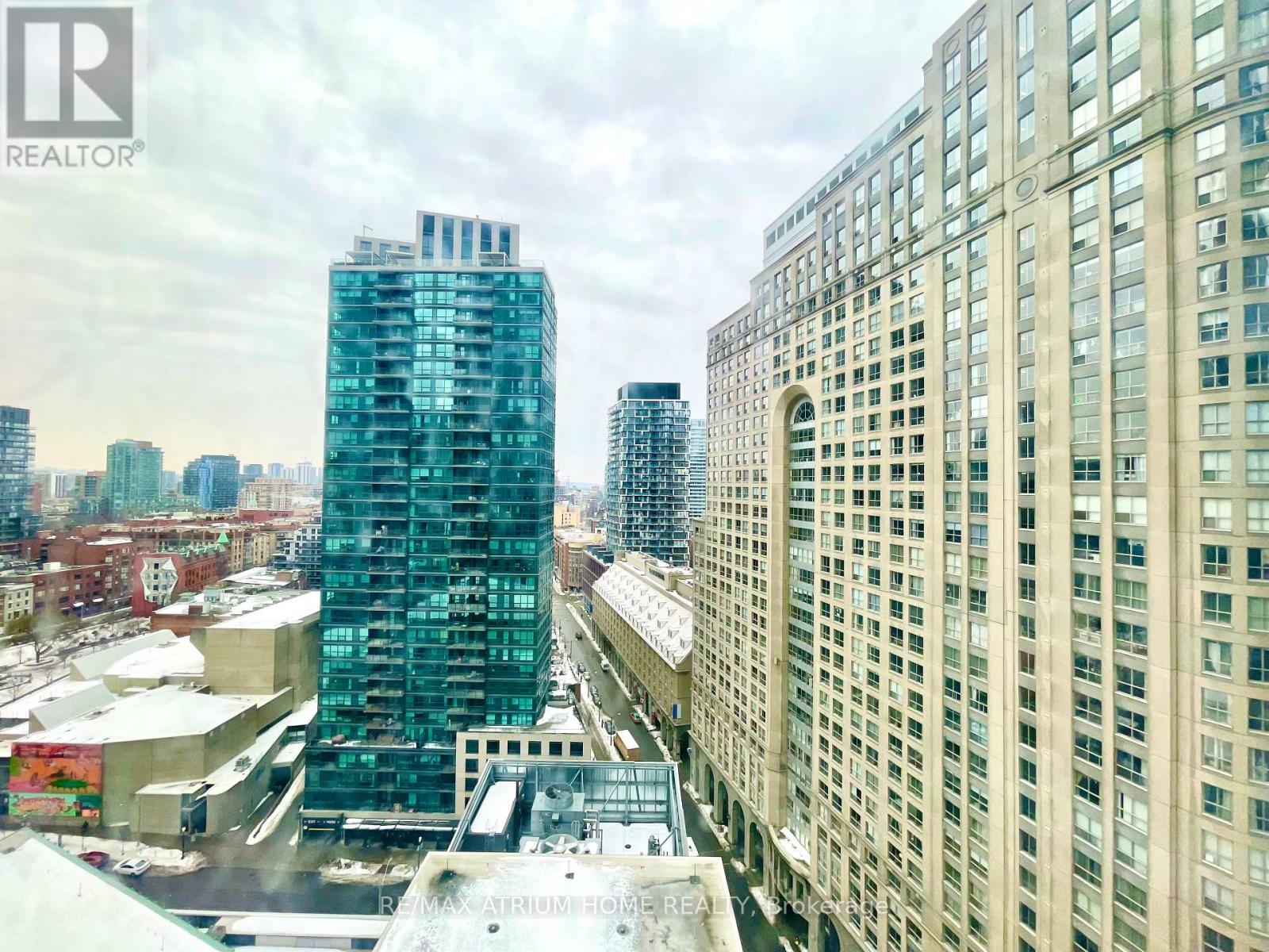 1809 - 8 The Esplanade, Toronto, Ontario M5E 0A6 - Photo 16 - C12942346