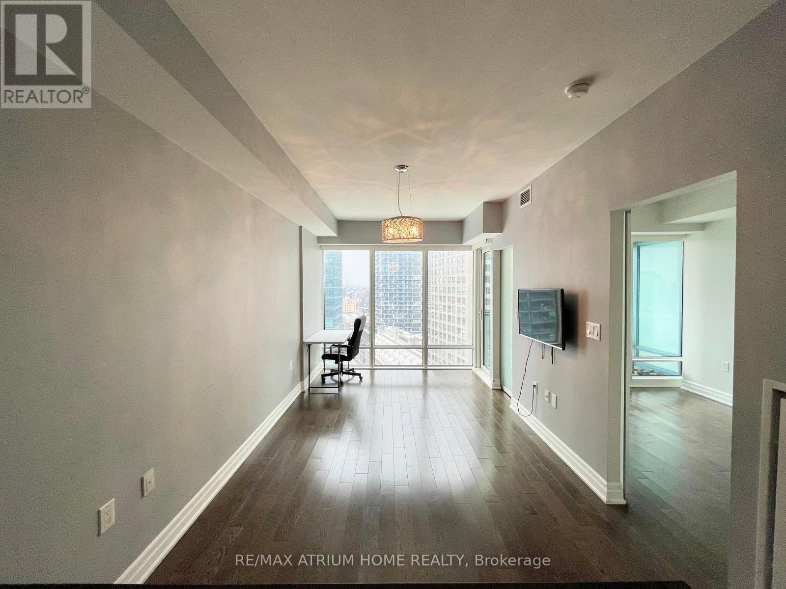 1809 - 8 The Esplanade, Toronto, Ontario M5E 0A6 - Photo 6 - C12942346