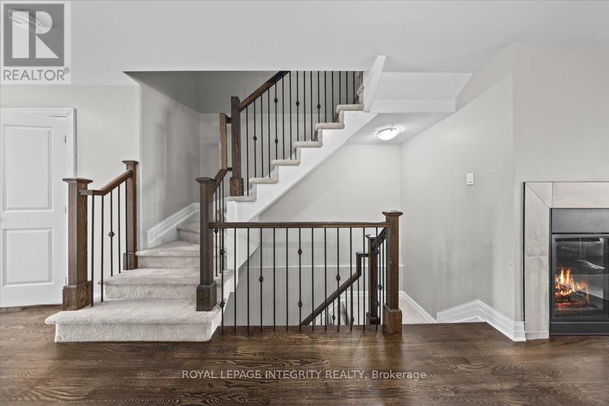 154 Woodhurst Crescent, Ottawa, Ontario  K2S 0T5 - Photo 4 - X12942326