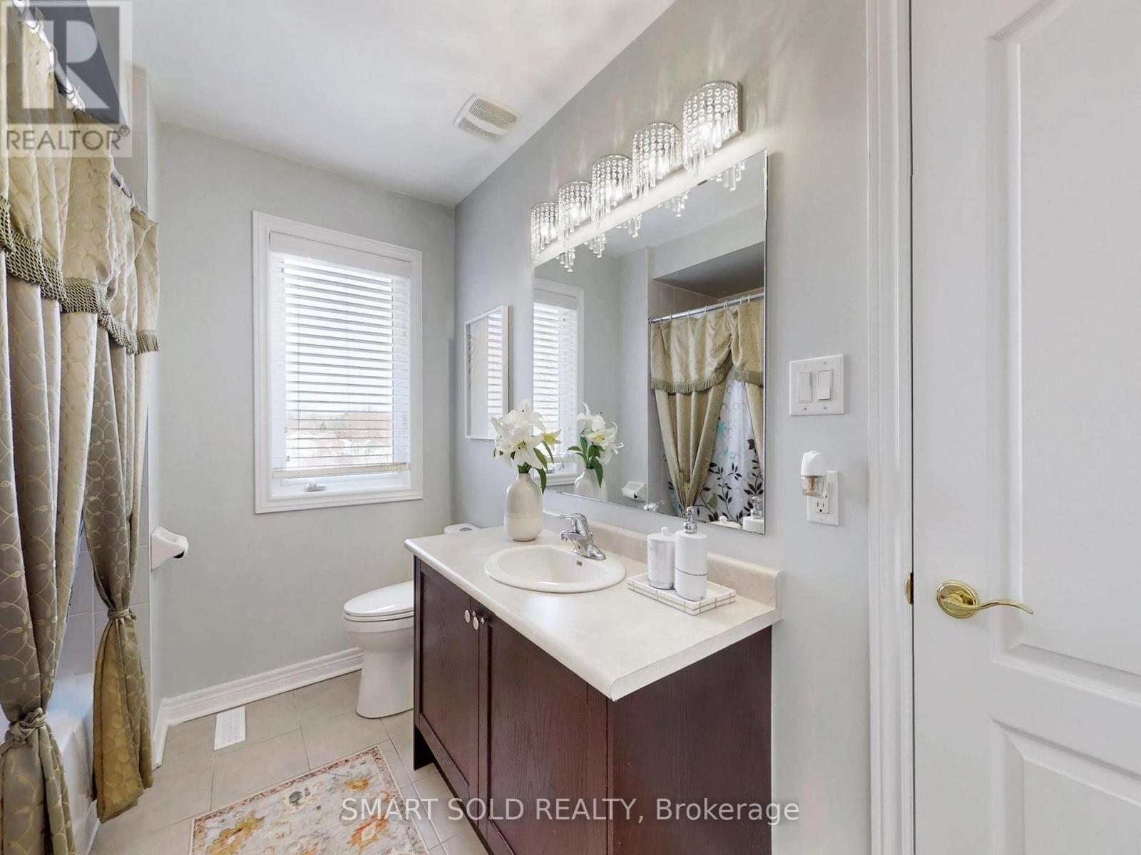 72 Headwater Crescent, Richmond Hill, Ontario L4E 0T2 - Photo 19 - N12942246