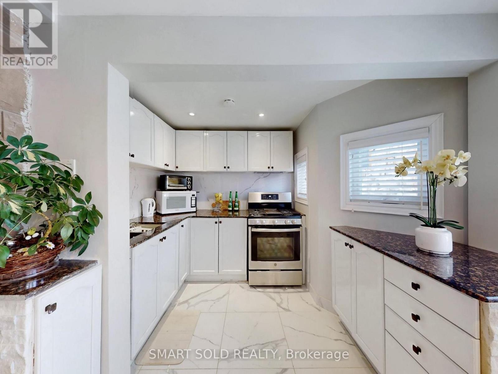 72 Headwater Crescent, Richmond Hill, Ontario L4E 0T2 - Photo 29 - N12942246