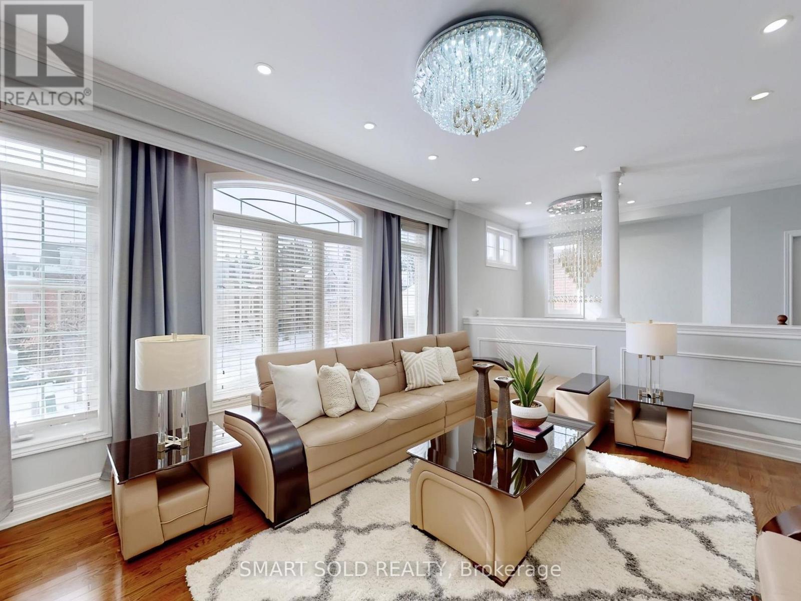 72 Headwater Crescent, Richmond Hill, Ontario L4E 0T2 - Photo 3 - N12942246