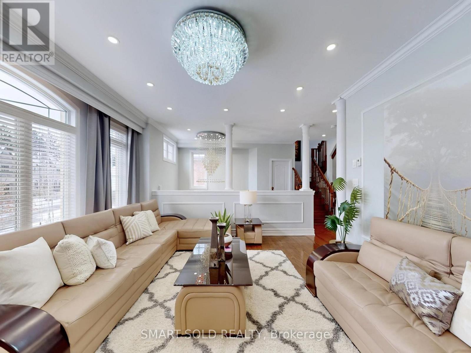 72 Headwater Crescent, Richmond Hill, Ontario L4E 0T2 - Photo 4 - N12942246