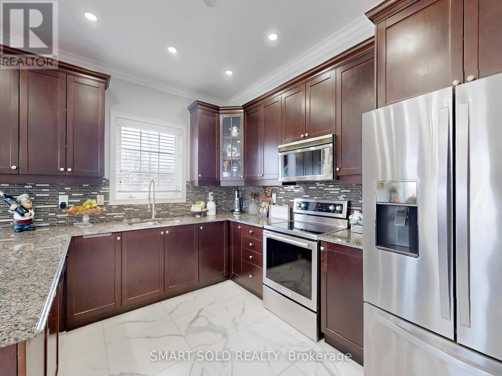 72 Headwater Crescent, Richmond Hill, Ontario L4E 0T2 - Photo 7 - N12942246