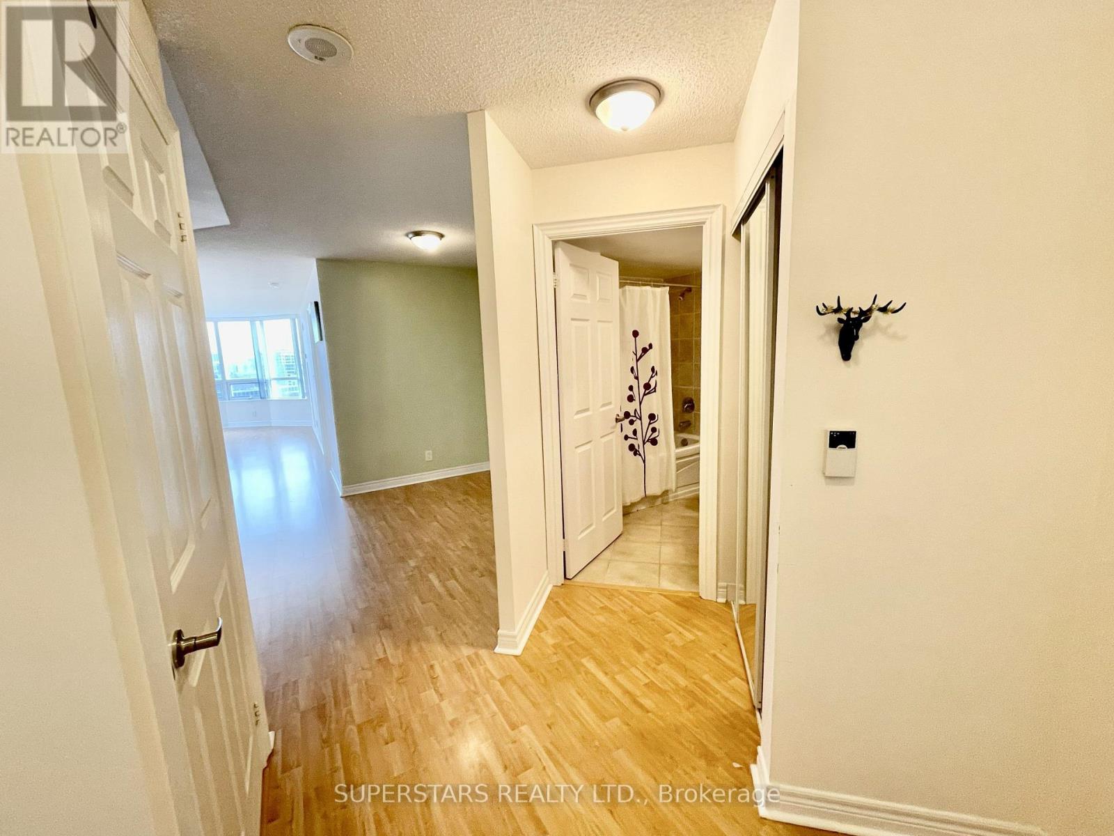 1128 - 33 Cox Boulevard, Markham, Ontario  L3R 8A6 - Photo 3 - N12942254