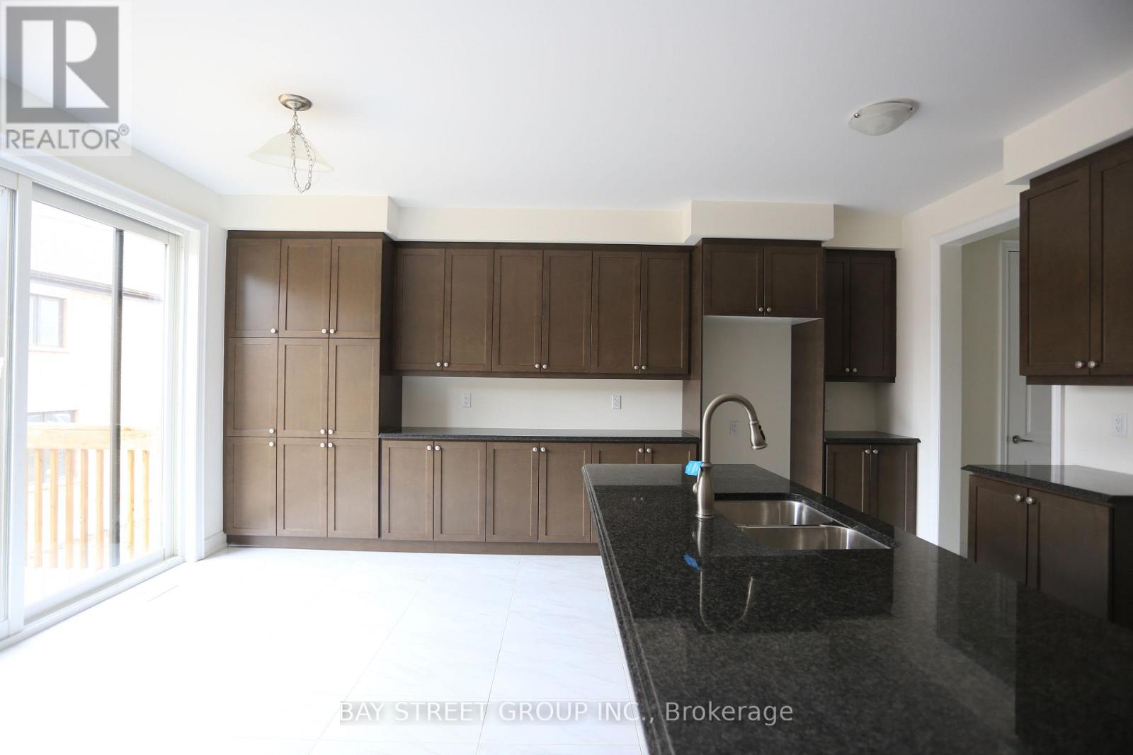 153 Kleinburg Summit Way, Vaughan, Ontario  L4H 4V4 - Photo 3 - N12942288