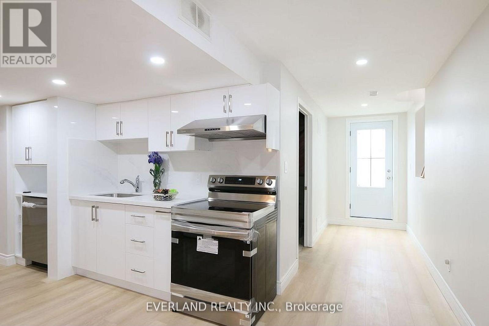 Basement - 38 Kimberly Court, Richmond Hill, Ontario  L4E 4C6 - Photo 10 - N12942322