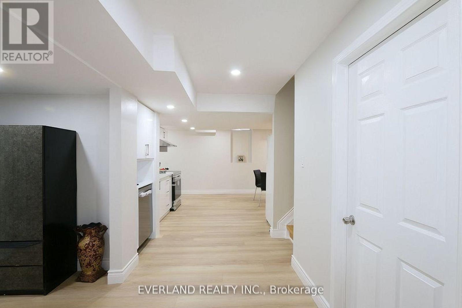 Basement - 38 Kimberly Court, Richmond Hill, Ontario  L4E 4C6 - Photo 14 - N12942322