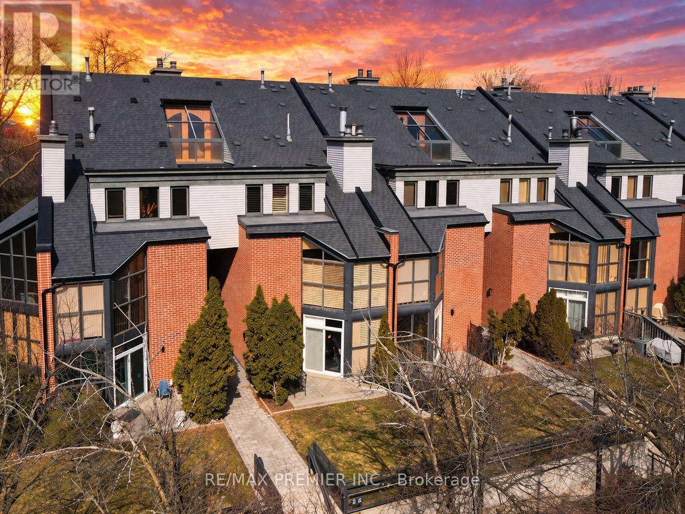 8 - 100 ARBORS LANE, Vaughan, Ontario