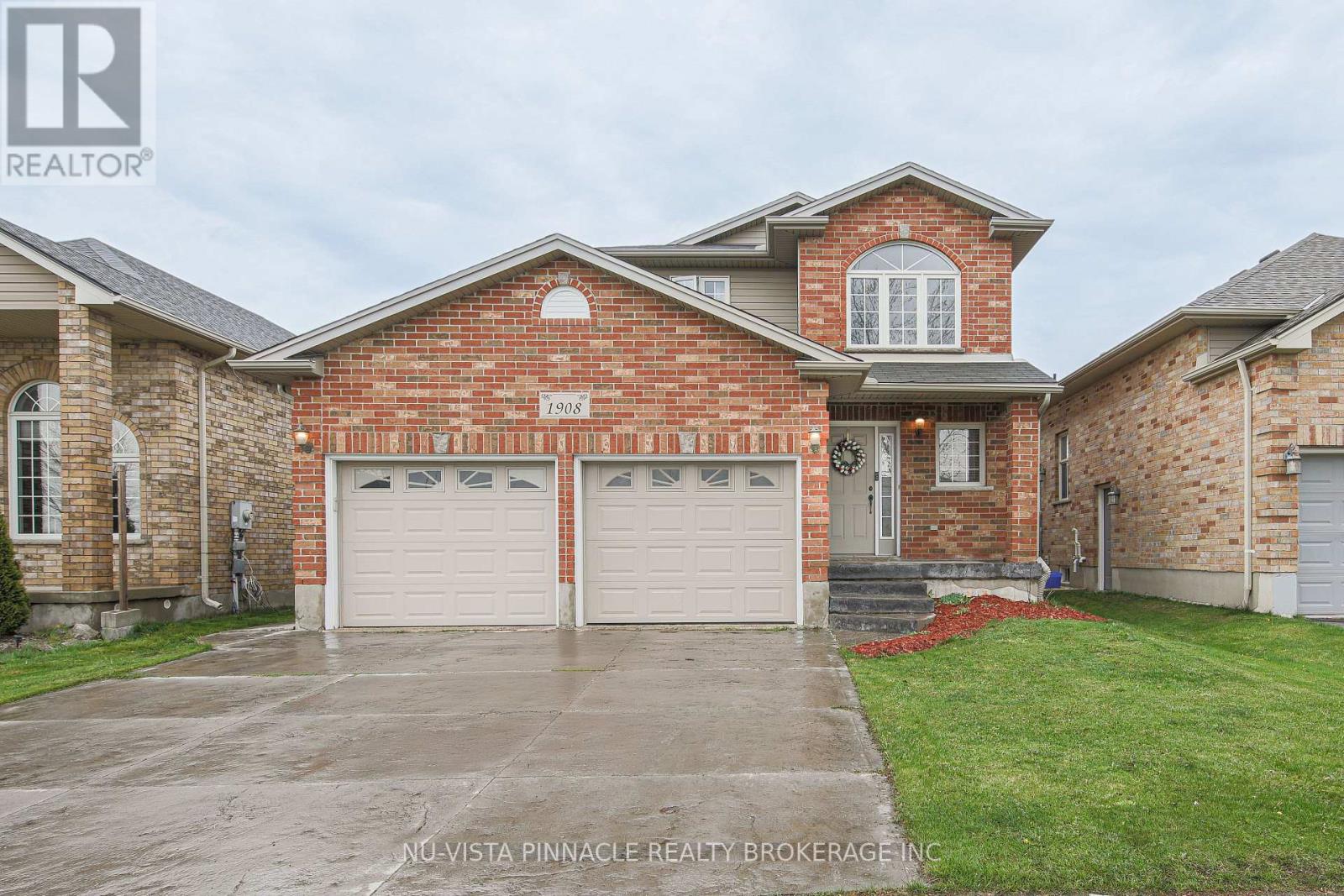 1908 CORONATION DRIVE, London North, Ontario