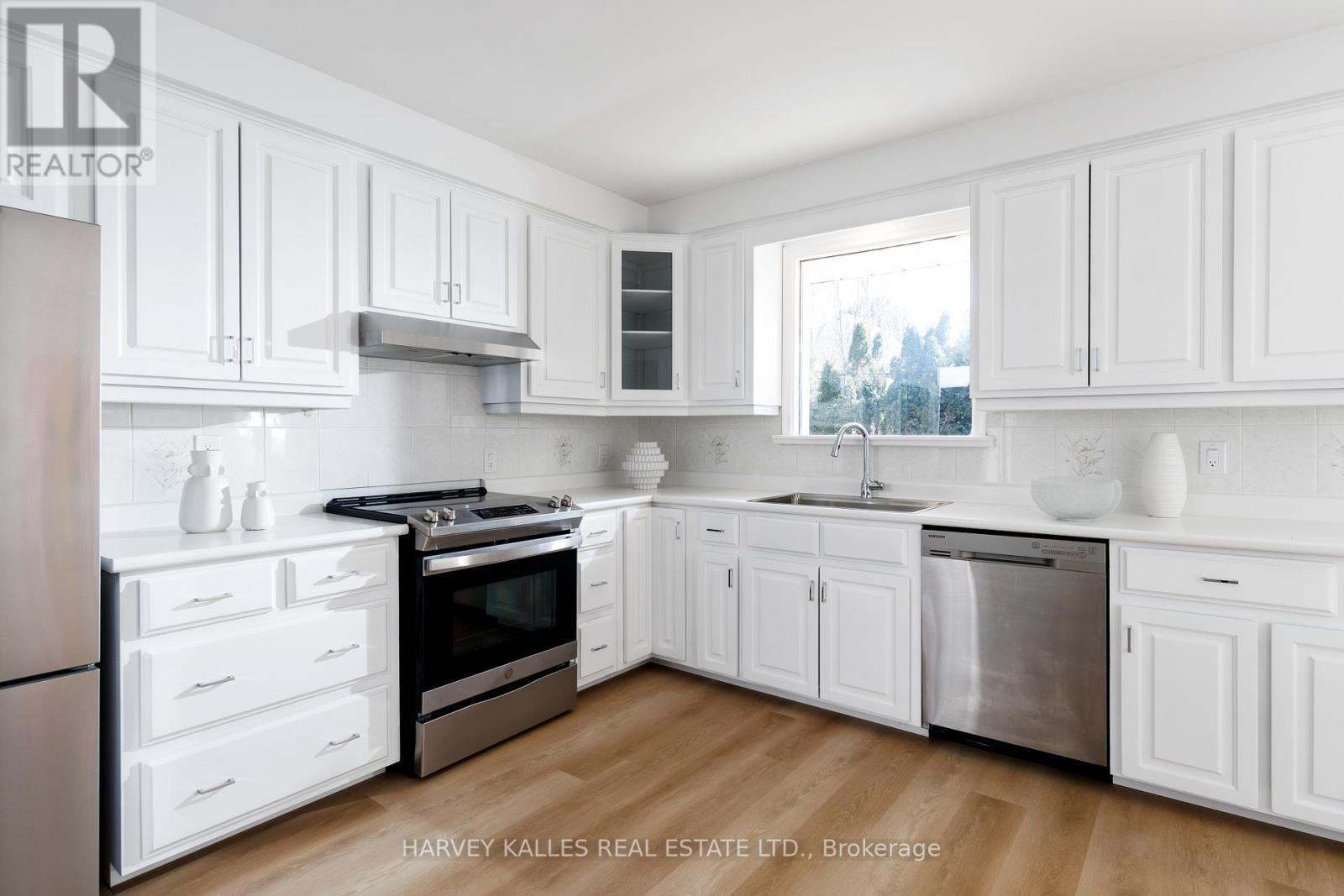 414 The Kingsway, Toronto, Ontario M9A 3V9 - Photo 14 - W12942256