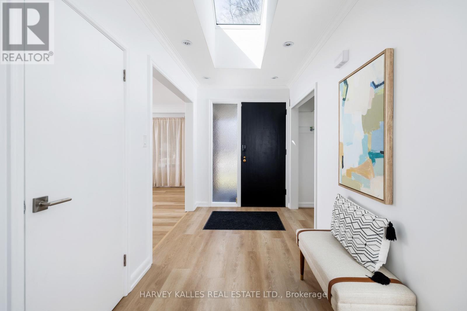 414 The Kingsway, Toronto, Ontario M9A 3V9 - Photo 3 - W12942256