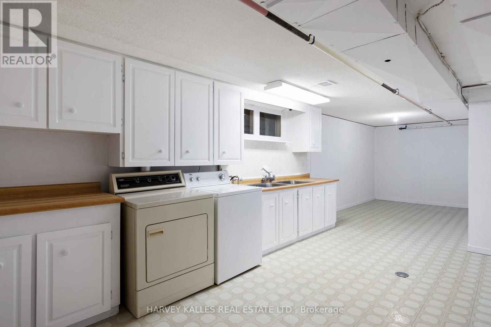 414 The Kingsway, Toronto, Ontario M9A 3V9 - Photo 38 - W12942256